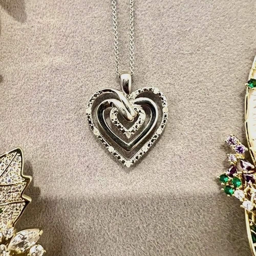 18" Diamond (1/10 ct. t.w.) Sterling Sliver Multi-Heart Pendant Necklace